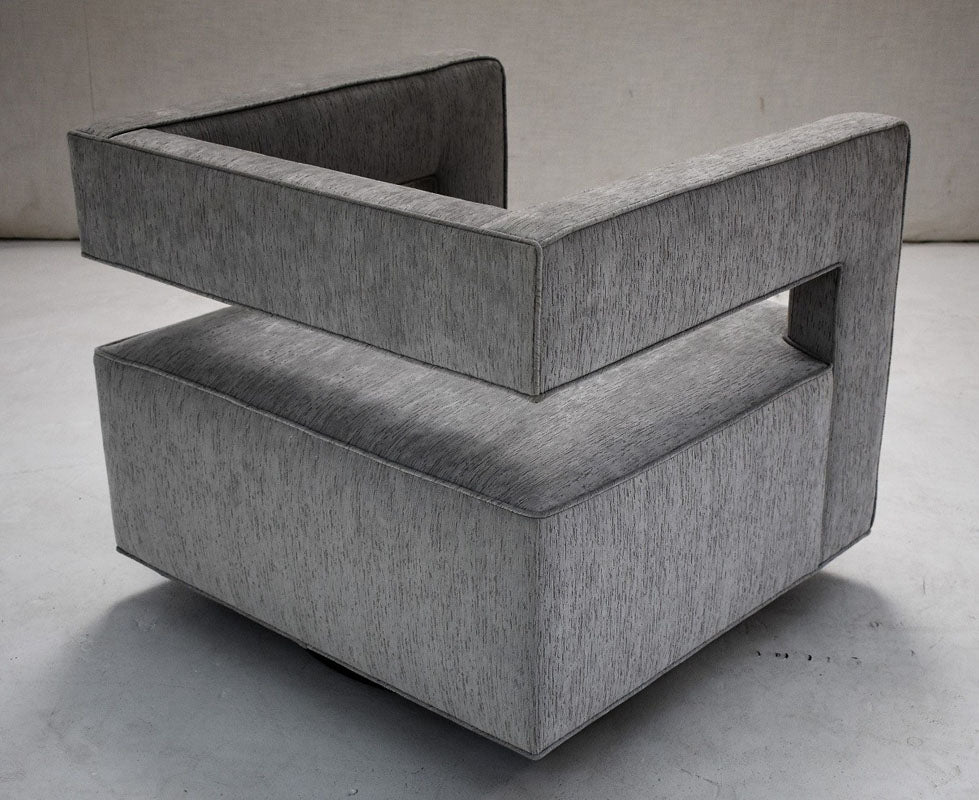 Rear & side view of Vector swivel chair